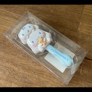 CINNAMOROLL-NWT Character Hair Brush
